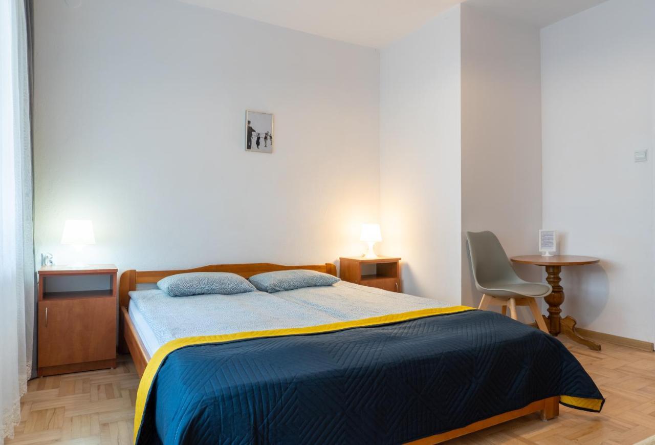 Piast Homestay *